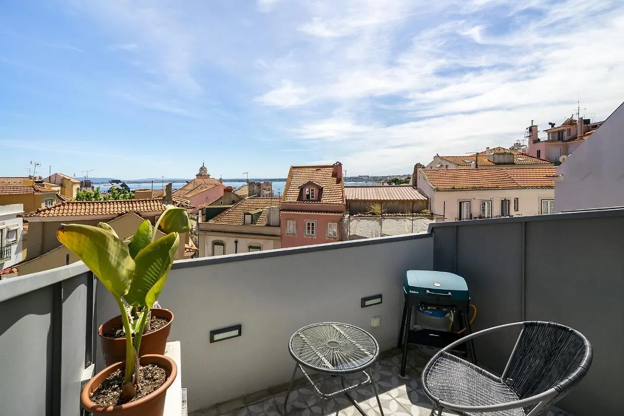 Whome Alfama 2-Bed Minimalist Retreat For Digital Nomads & Remote Workers Лиссабон 0*,